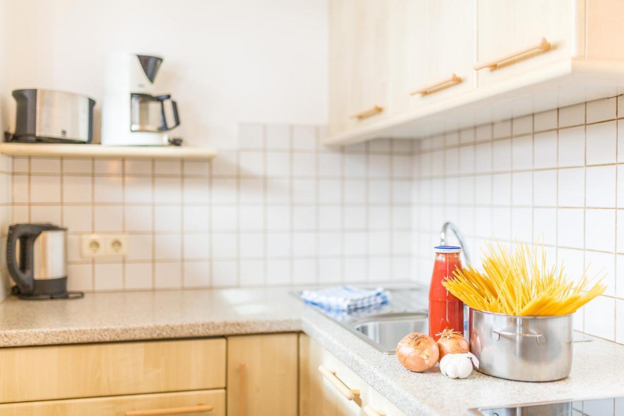 Haus Zur Vogelweide Apartman Dobbiaco Kültér fotó