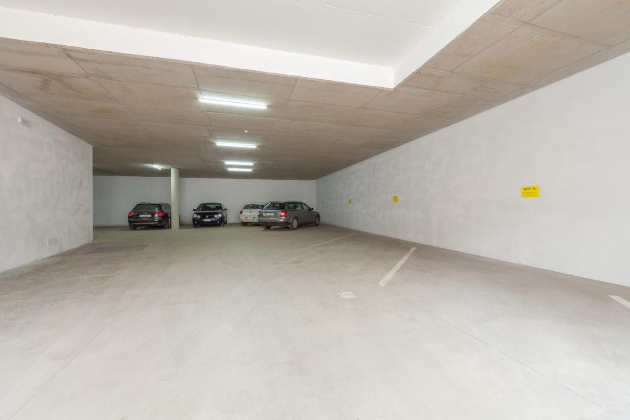 Haus Zur Vogelweide Apartman Dobbiaco Kültér fotó